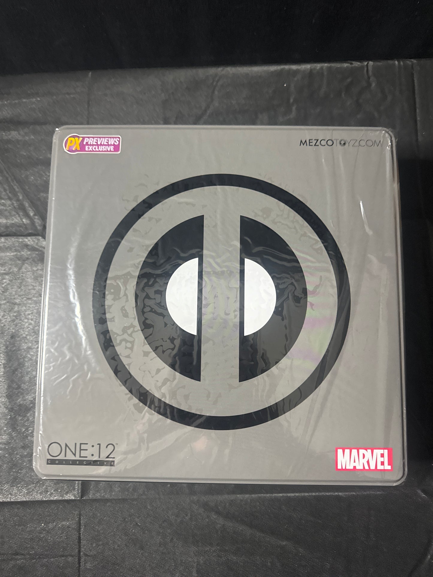 2017 Mezco Toyz One:12 Marvel X-Force Deadpool PX Exclusive NEW