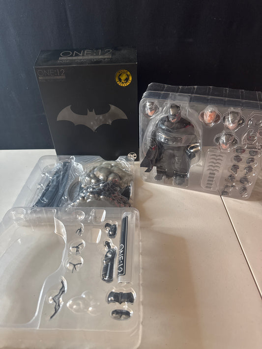 Mezco Supreme Knight ( Shadow )