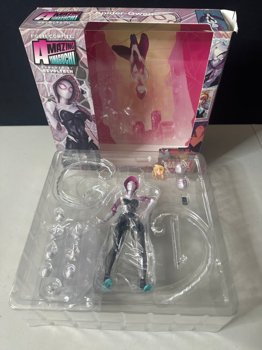 Revoltech Gwen Pre-owned