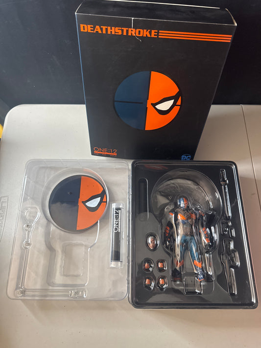 Mezco Deathstroke Pre-owned
