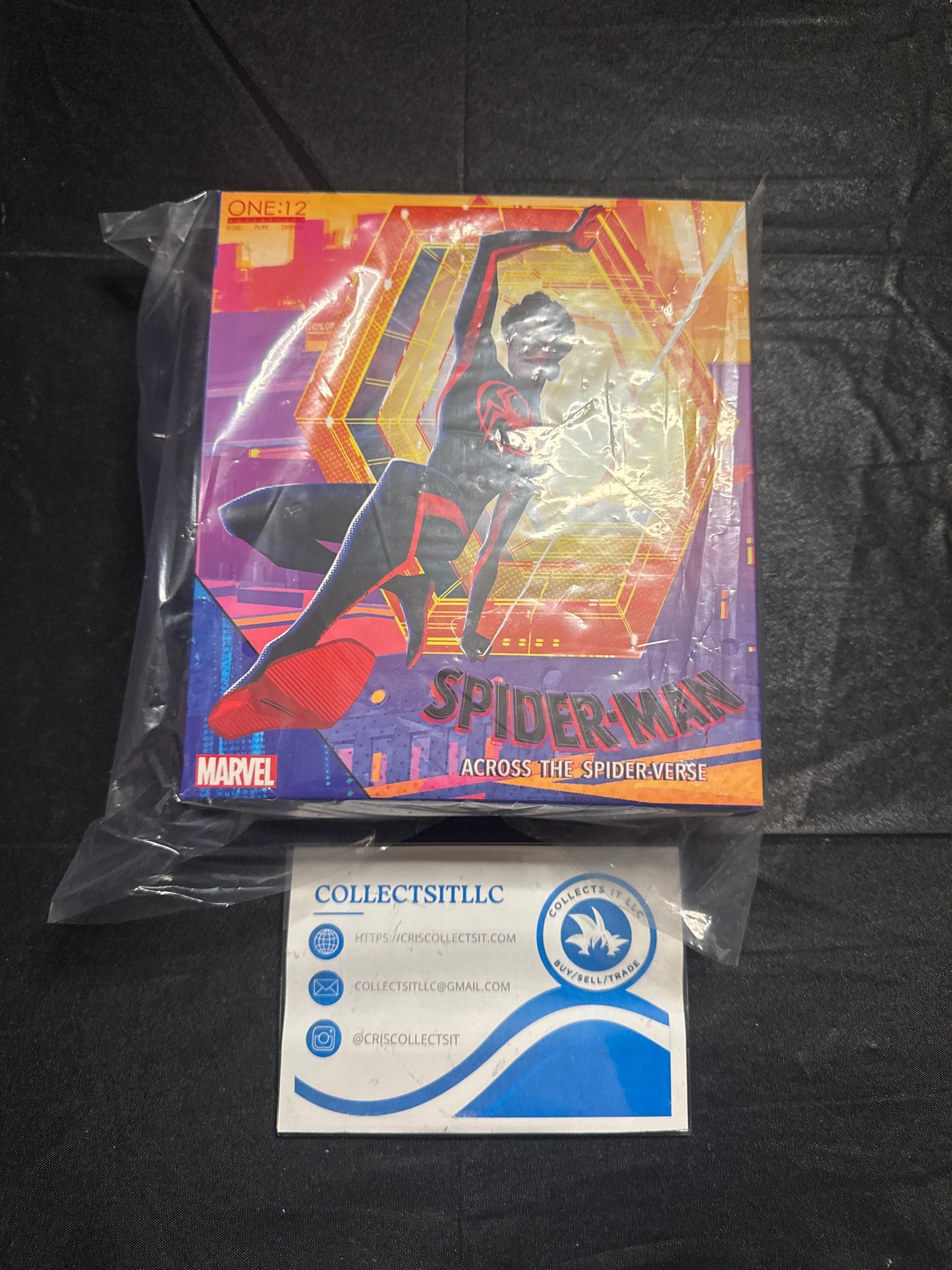 Mezco One:12 Collective Batman Sovereign Knight Action Figure