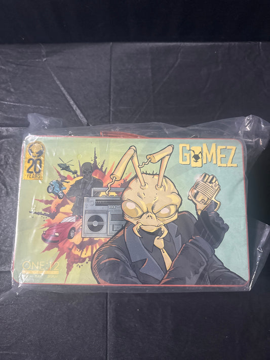 Mezco One 12 Gomez the Roach with the Golden Head Action Figure Bundle Brand New