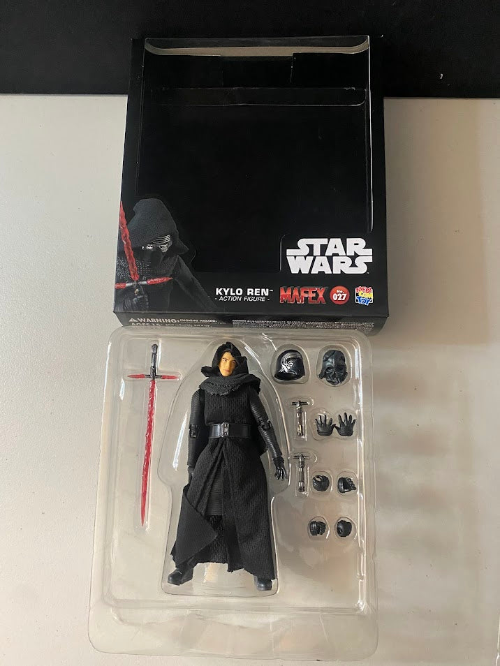 Mafex Kylo Ren Used