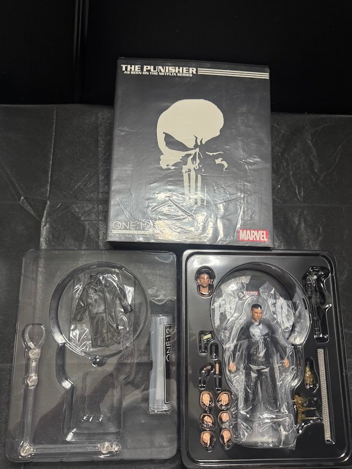Mezco One : 12 Collective MARVEL NETFLIX the PUNISHER Action Figure