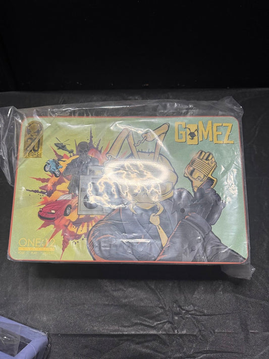 Mezco One:12 Agent Gomez the Roach with the Golden Head Toy Fair Exclusive