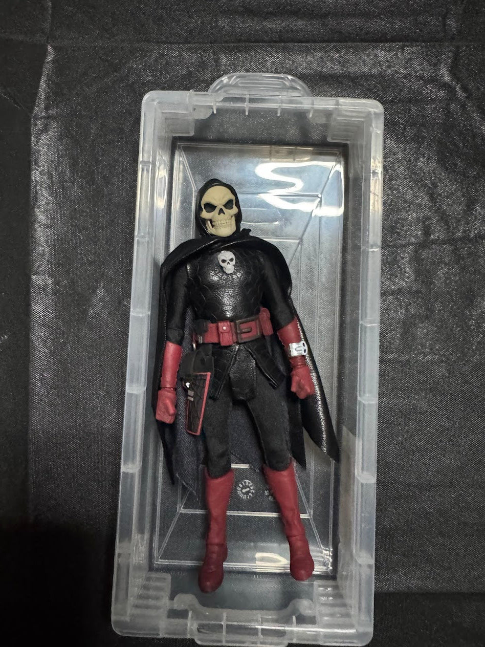 Mezco One:12 Doc Nocturnal: The Monster That Hunts Monsters