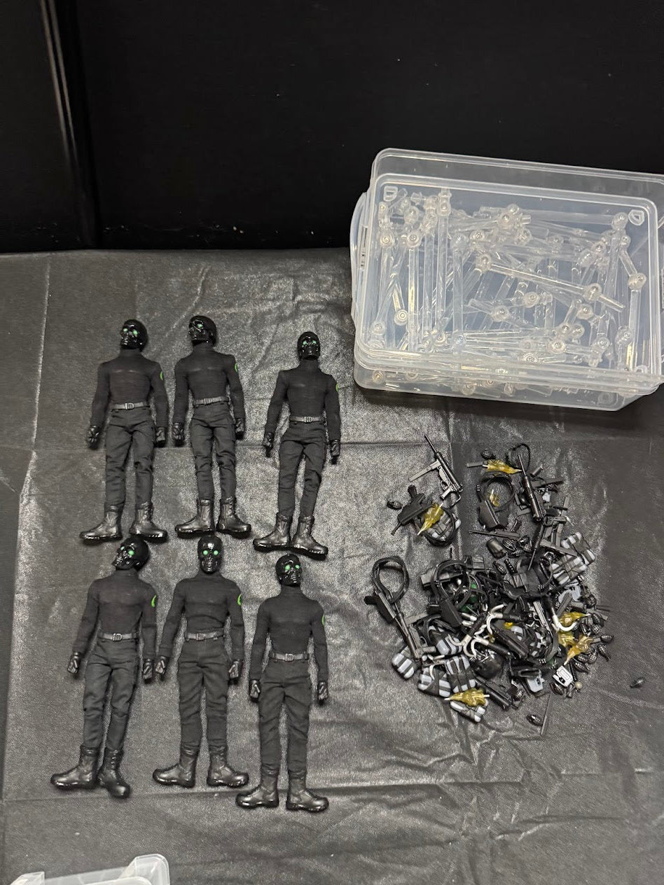 Mezco Black Skulls Army