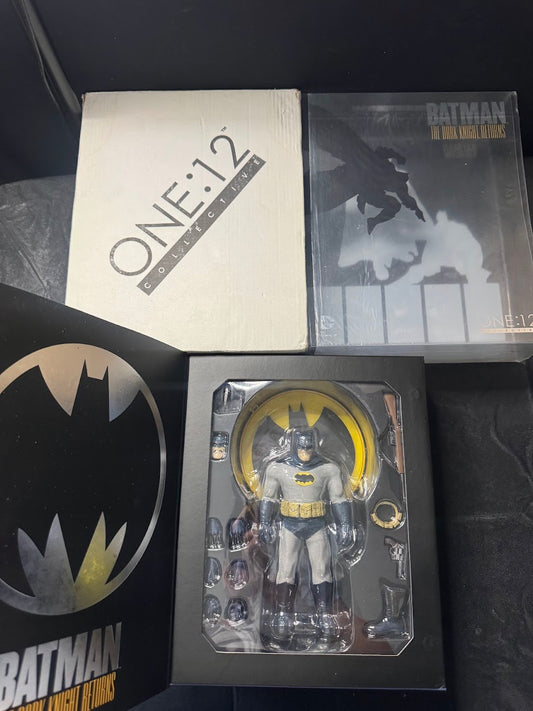 Rare 2015 PRCC Mezco One: 12 Collective Batman The Dark Knight Returns 1 of 300